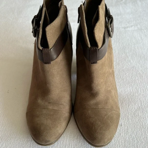 Heeled Bootie - Picture 4 of 11